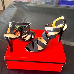 Size 8 Ann Marino 4 inch shoe- glossy black.